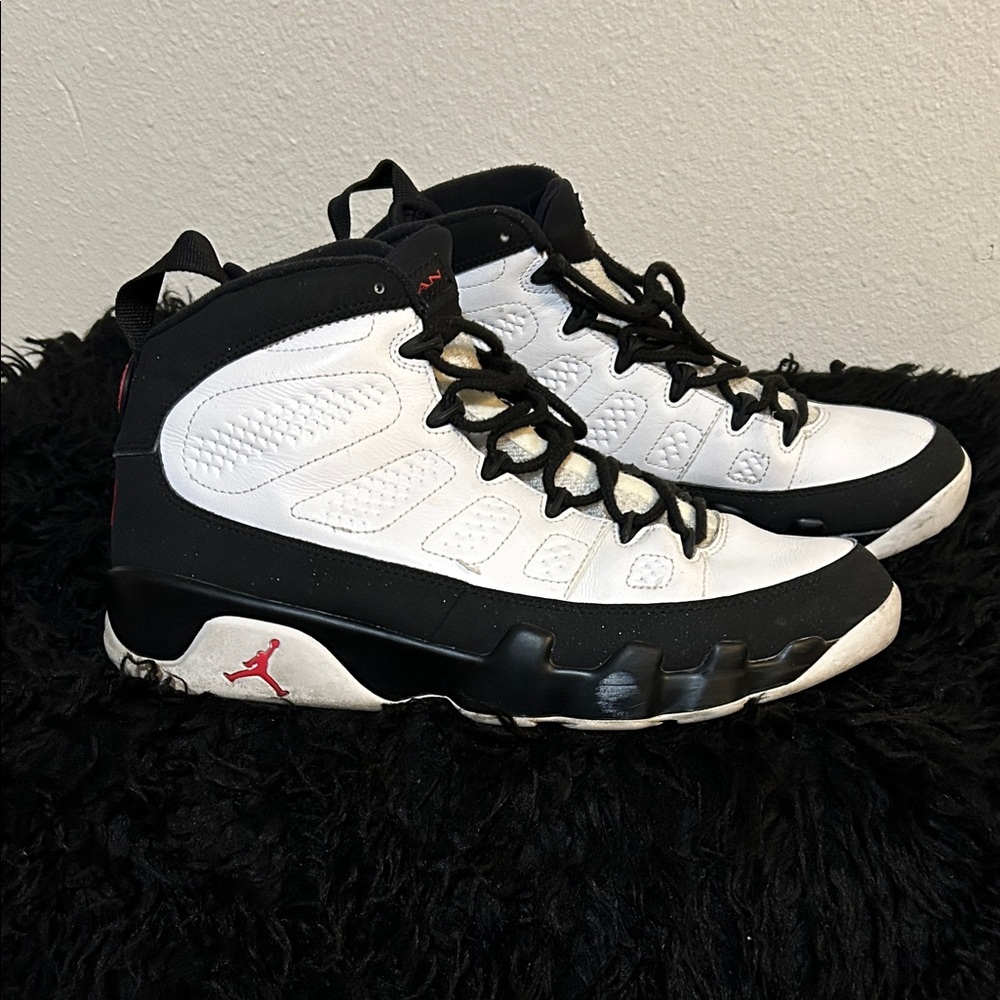 Air Jordan Retro Space Jam Black and White Sneakers EUC size 11 Men’s